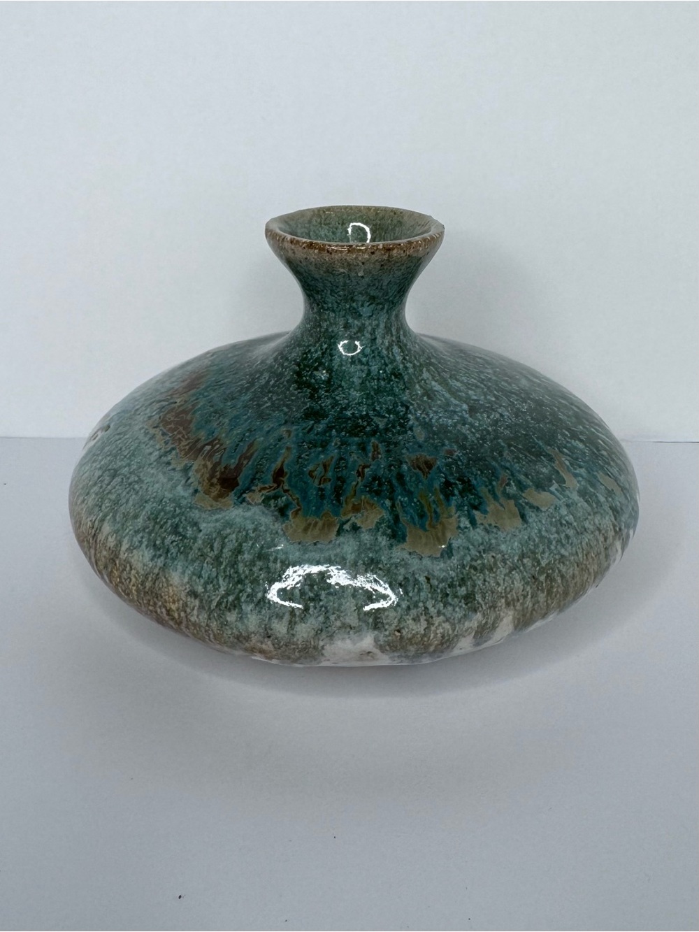 Artisan Pottery Signed Lee Ceramic Squat Accent Vase Blue Green Tan Drip Glaze